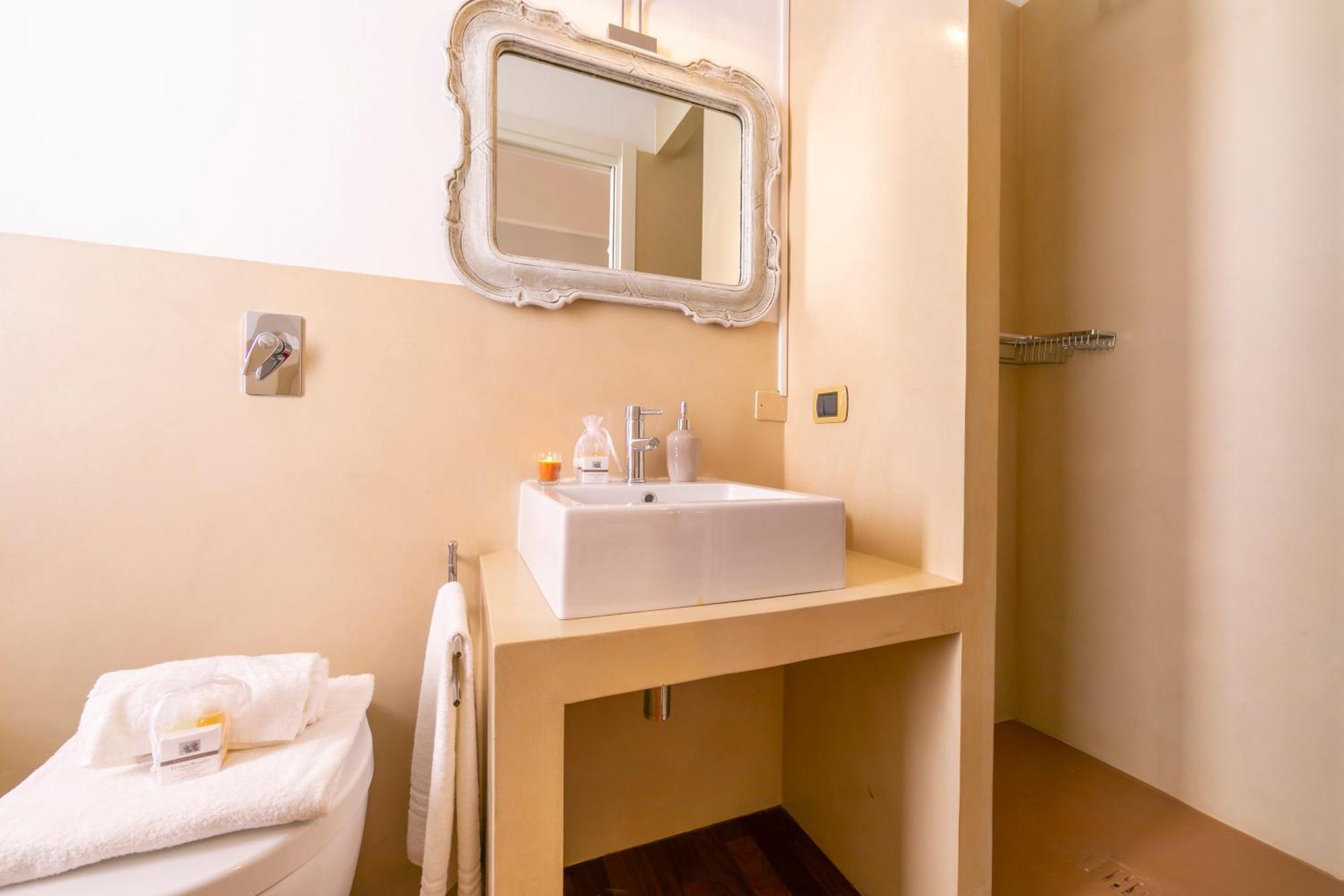 Appartamento Il Golfo Lake View - Happy Rentals Laveno-Mombello Extérieur photo