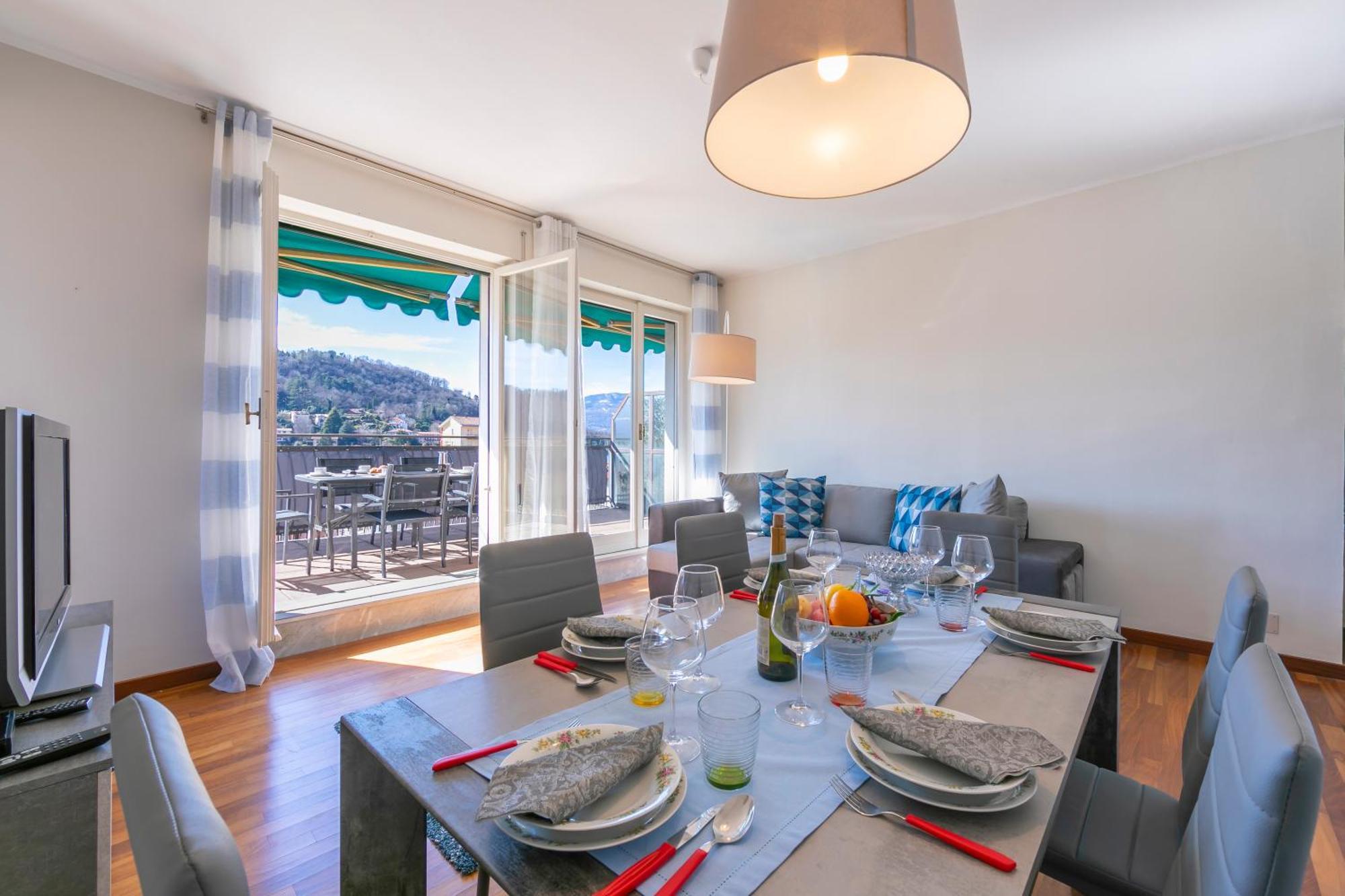 Appartamento Il Golfo Lake View - Happy Rentals Laveno-Mombello Extérieur photo