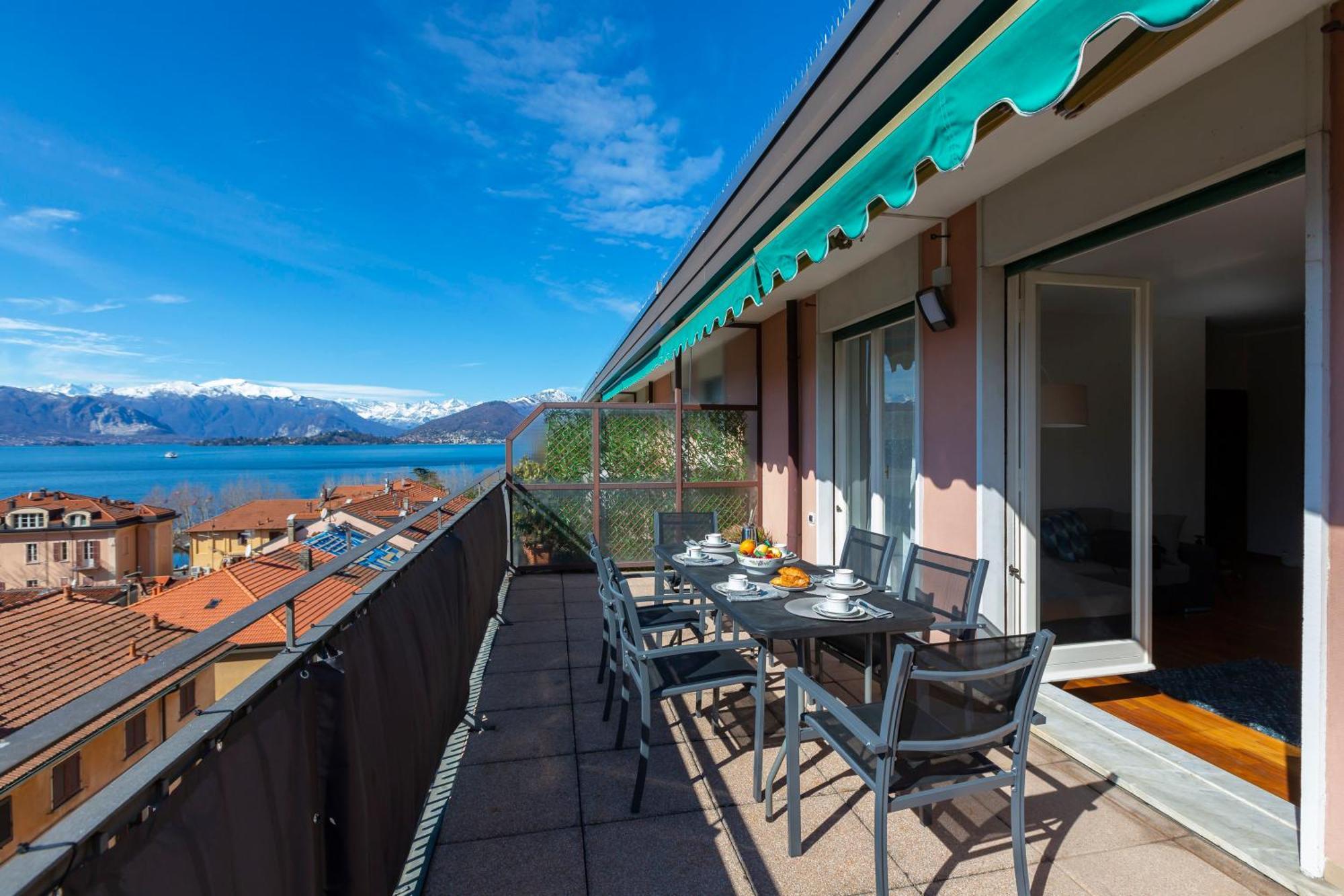 Appartamento Il Golfo Lake View - Happy Rentals Laveno-Mombello Extérieur photo